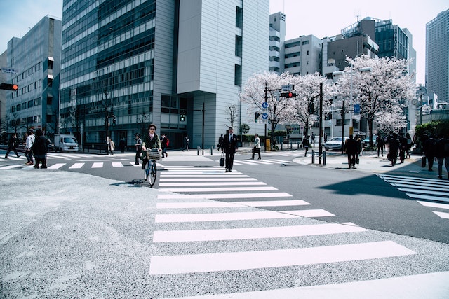 彭水为何勤工俭学对在日本的留学生的职业生涯至关重要？
